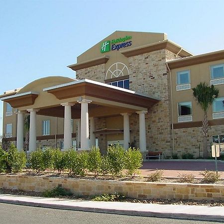 Holiday Inn Express & Suites Fredericksburg By Ihg Exterior foto