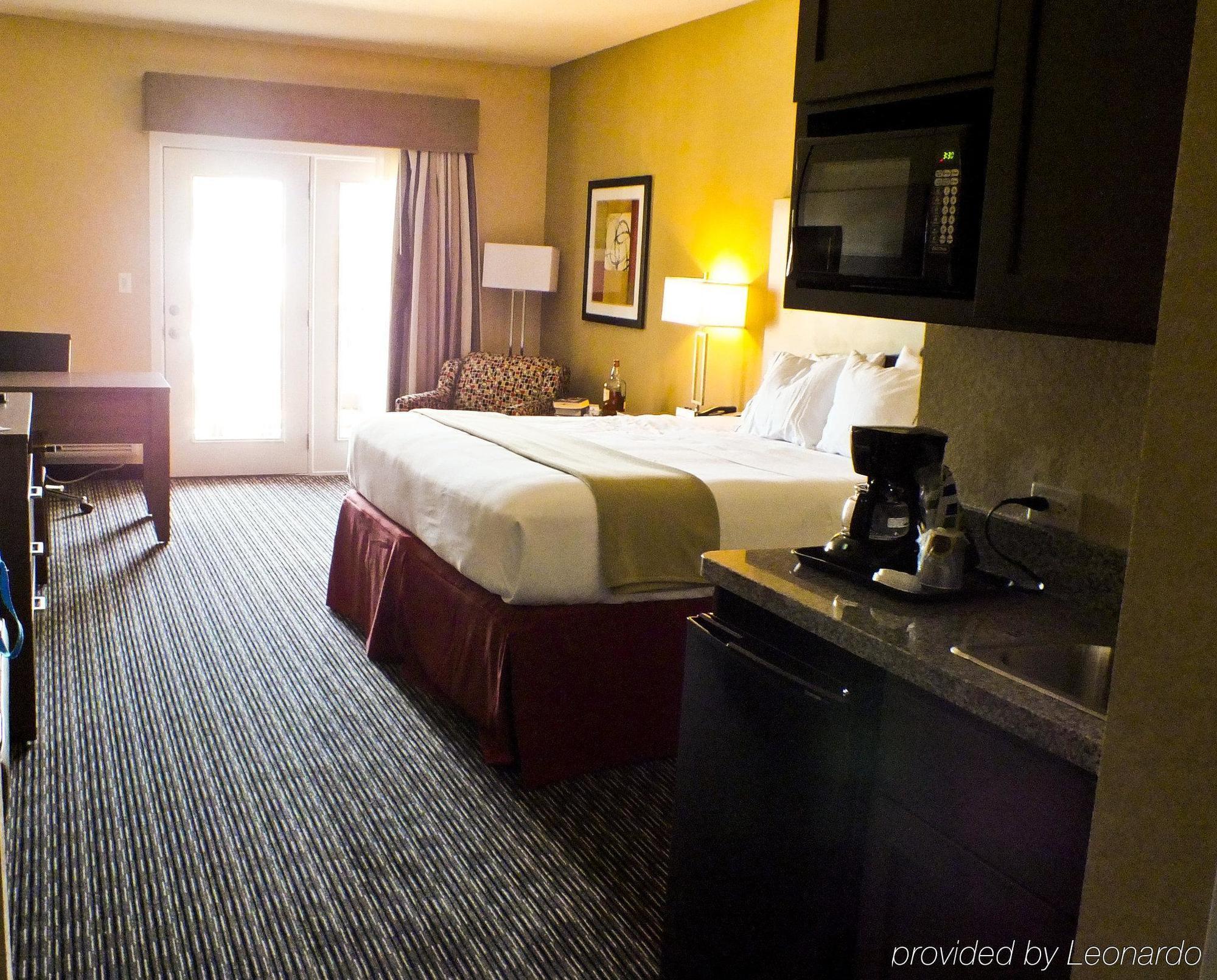 Holiday Inn Express & Suites Fredericksburg By Ihg Quarto foto