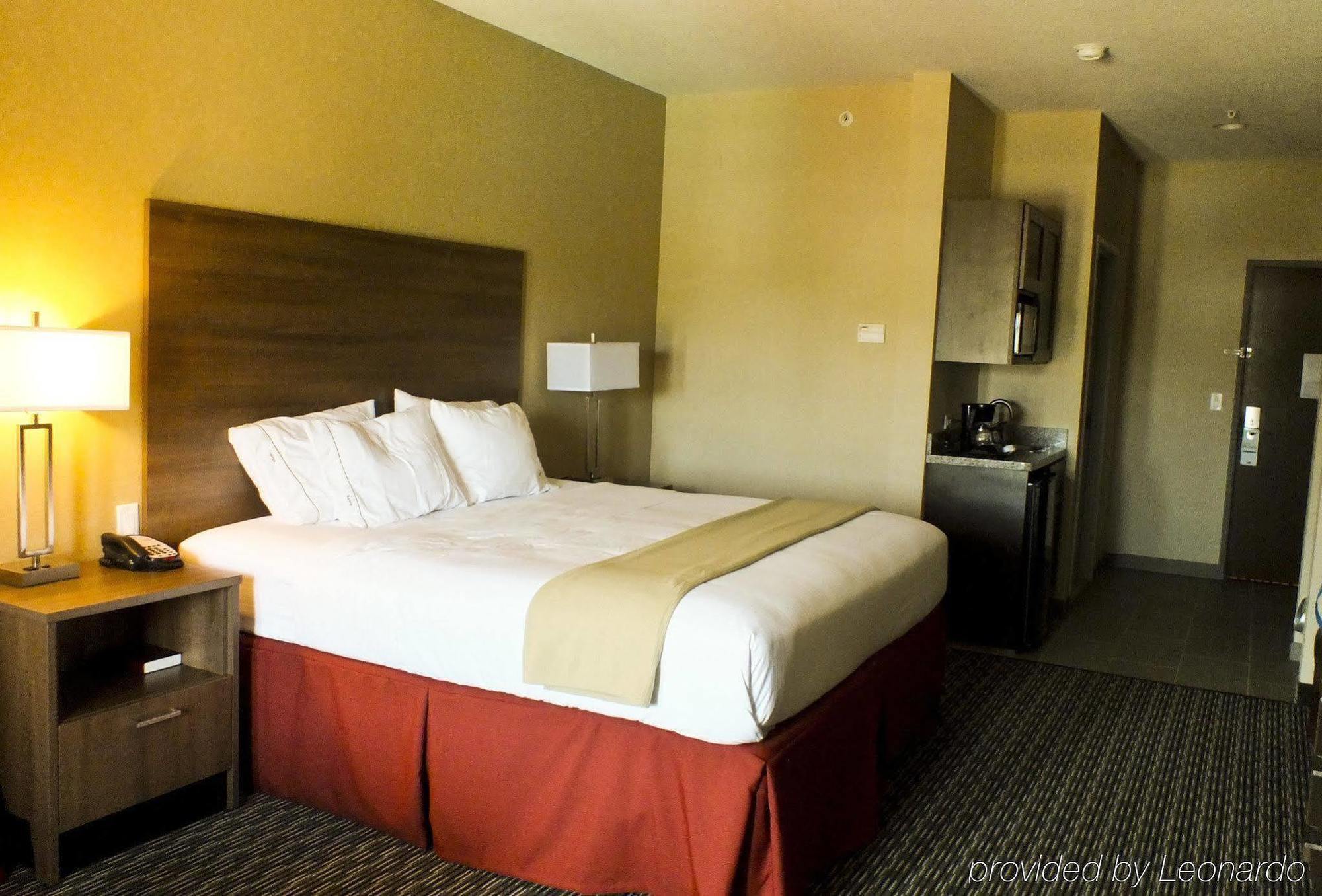 Holiday Inn Express & Suites Fredericksburg By Ihg Quarto foto